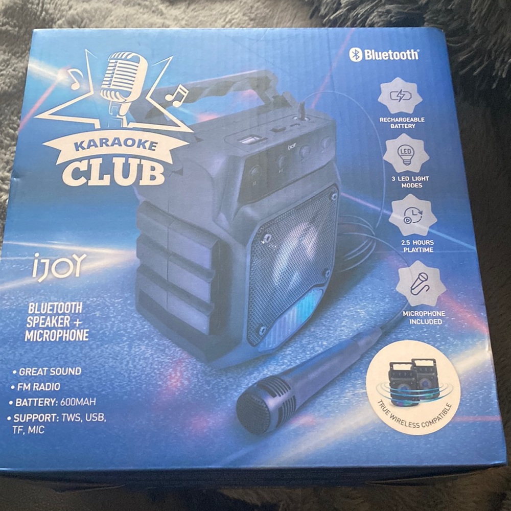 RESERVED🌺🌺IJOY BLUETOOTH SPEAKER AND MICROPHONE NIB